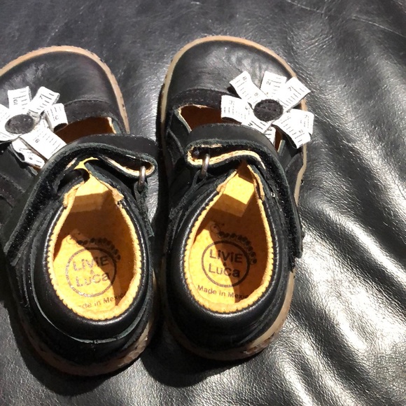 Size 6 Livie & Luca black strap measuring tape - Picture 4 of 5